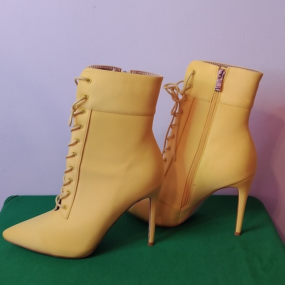🎉Host Pick🎉 Womens Yellow Azalea Wang Booties - Picture 6 of 11